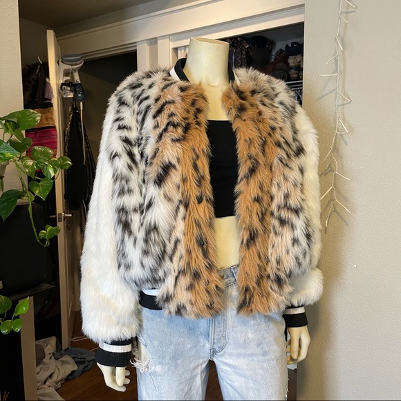 Animal print faux fur bomber - Picture 1 of 3